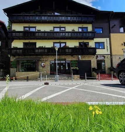 Casa Frent Hotel Predeal Exterior photo
