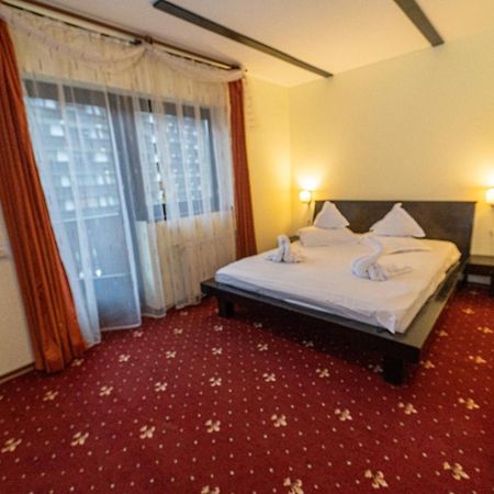 Casa Frent Hotel Predeal Room photo