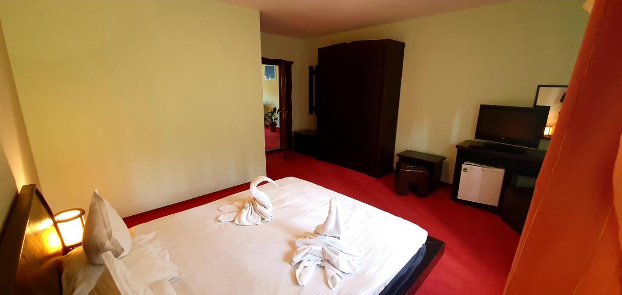 Casa Frent Hotel Predeal Exterior photo