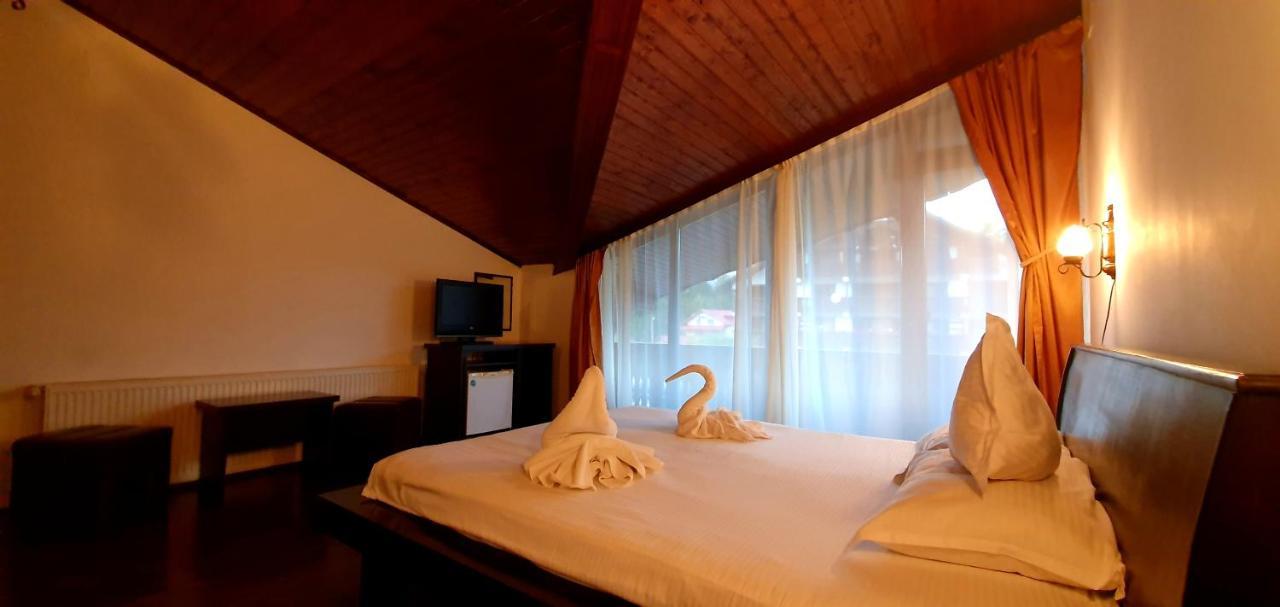 Casa Frent Hotel Predeal Exterior photo